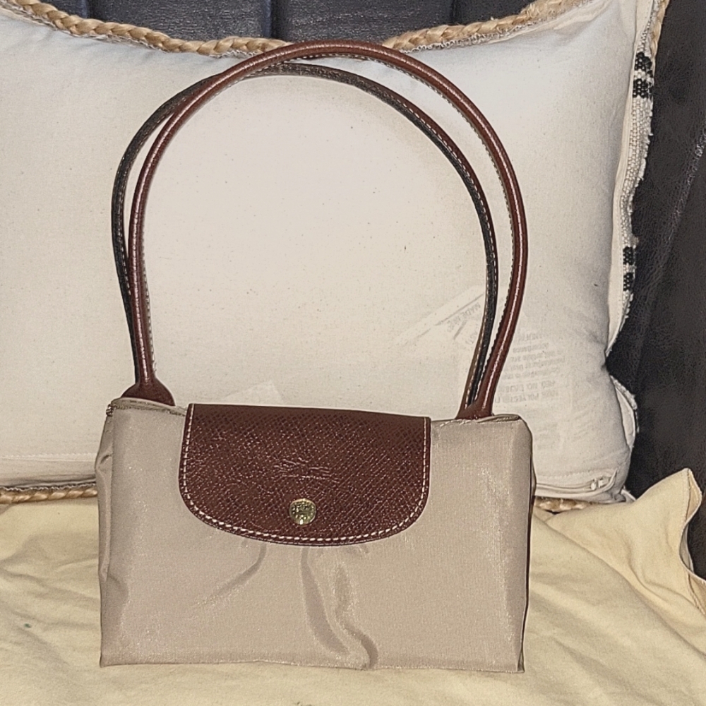 Longchamp medium tote